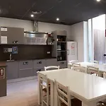 No Limit Hostel *