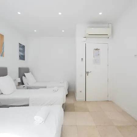 No Limit Barcelona Central Hostel *