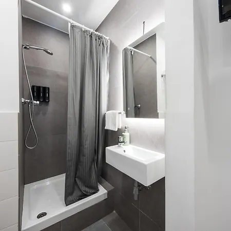 Hostel No Limit Barcelona Central *