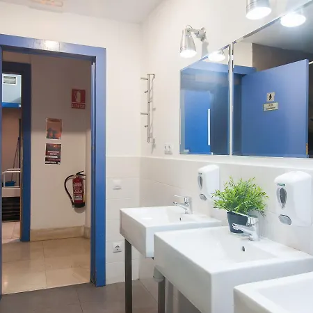 Hostel No Limit Barcelona Central *